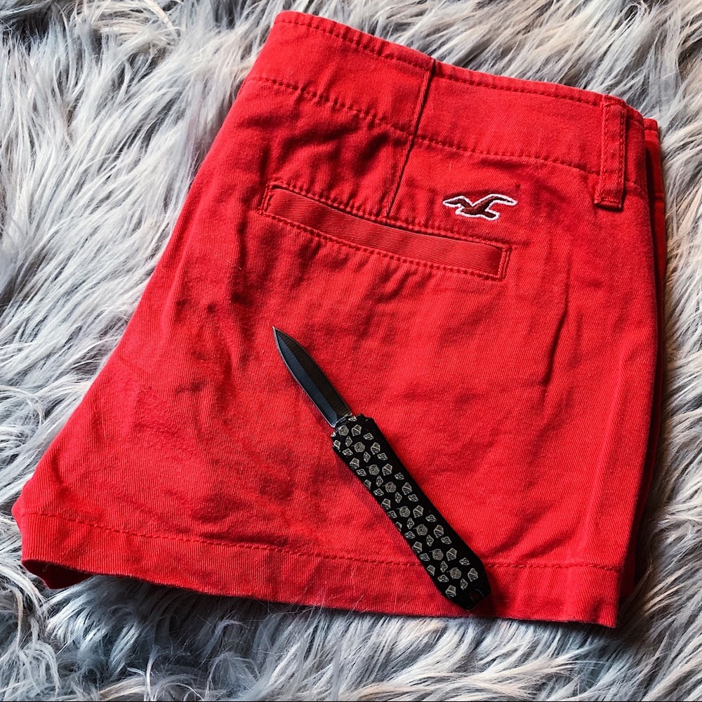 Hollister Low Rise Red Shorts - Picture 5 of 6